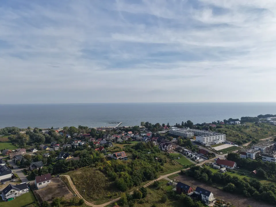 Mechelinki z drona: molo i Zatoka Pucka