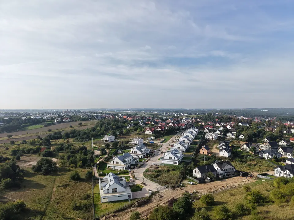 Panorama Mechelinek z drona, na pierwszym planie Brizo Park
