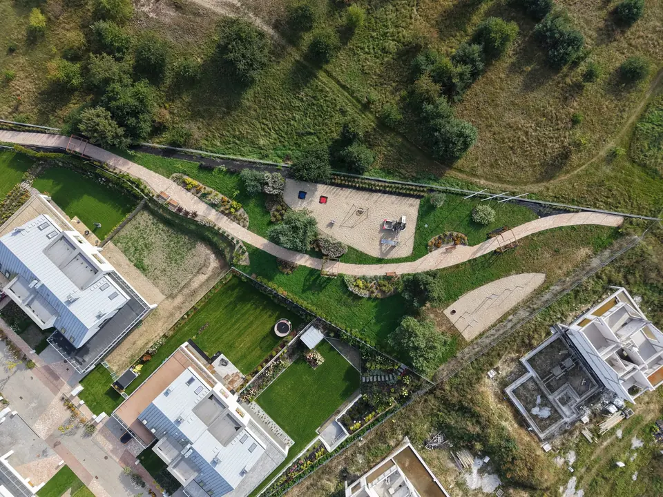Park i prywatne ogrody domów z góry